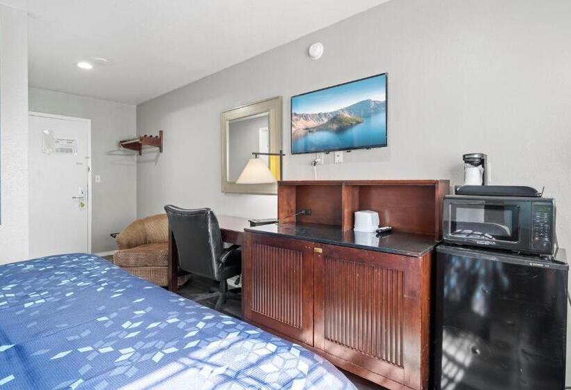 فندق Travelers Inn Medford