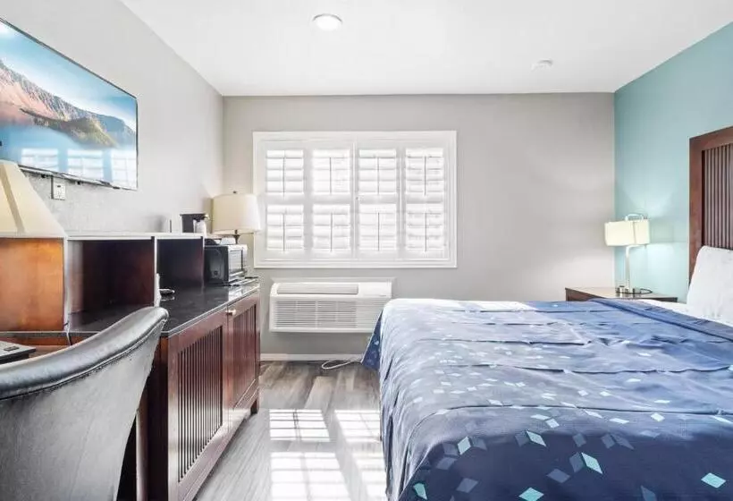 호텔 Travelers Inn Medford