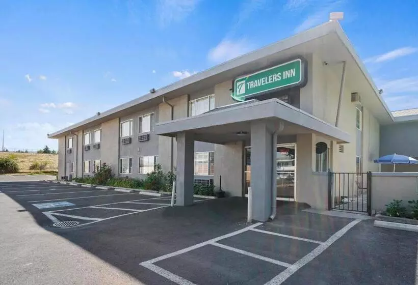 בית מלון כפרי Travelers Inn Medford