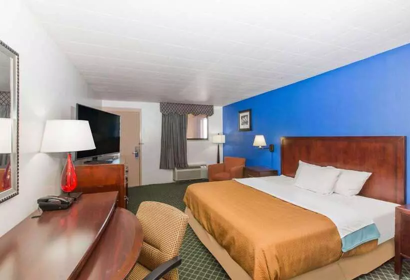 호텔 Travelodge By Wyndham Great Bend