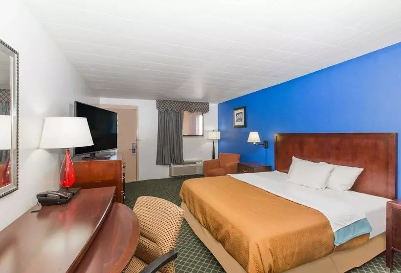 호텔 Travelodge By Wyndham Great Bend