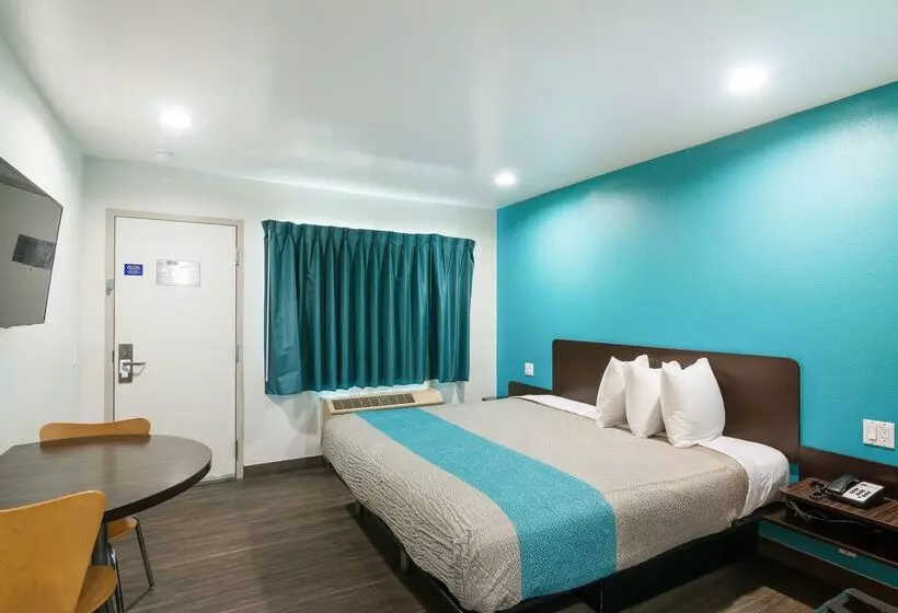 Motel 6south El Monte, Ca  Los Angeles