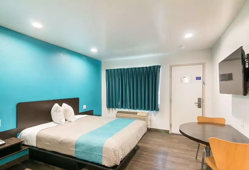 Motel 6south El Monte, Ca  Los Angeles