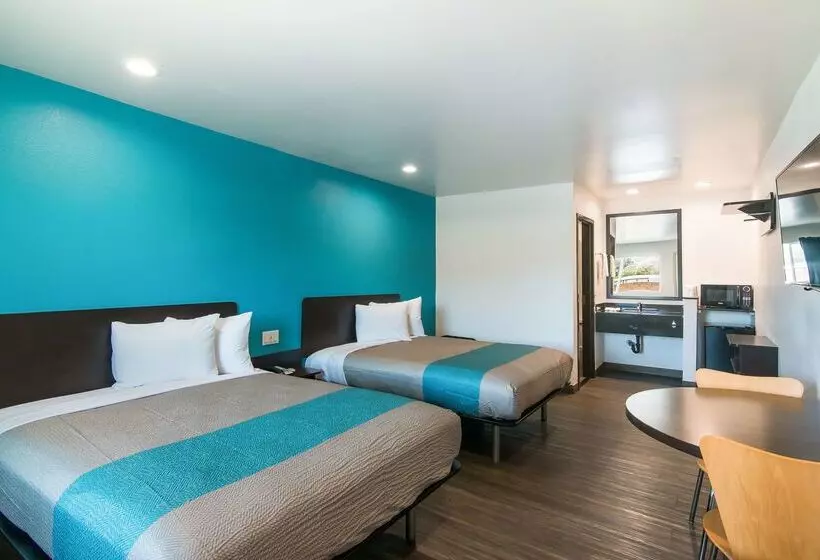 Motel 6south El Monte, Ca  Los Angeles