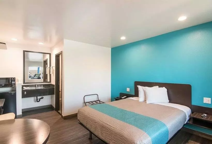 Motel 6south El Monte, Ca  Los Angeles