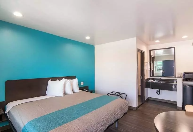 Motel 6south El Monte, Ca  Los Angeles