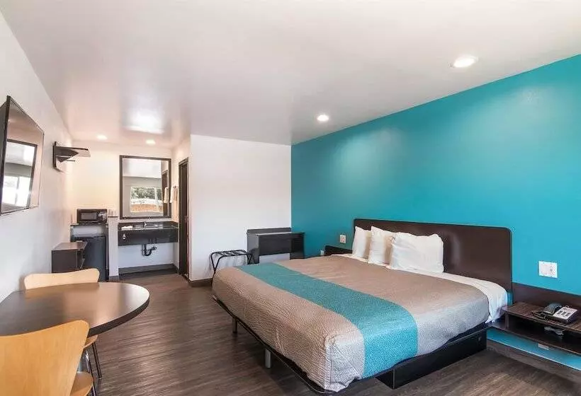 Motel 6south El Monte, Ca  Los Angeles