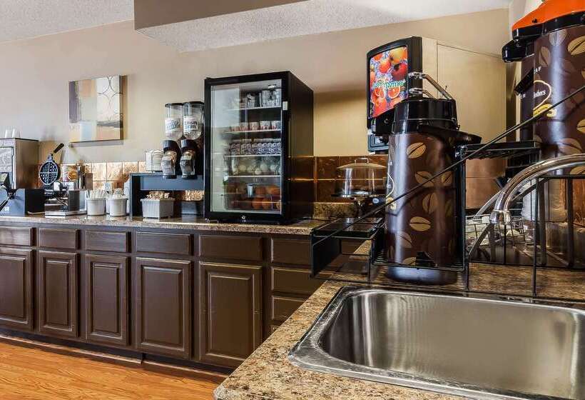 فندق على الطريق Rodeway Inn