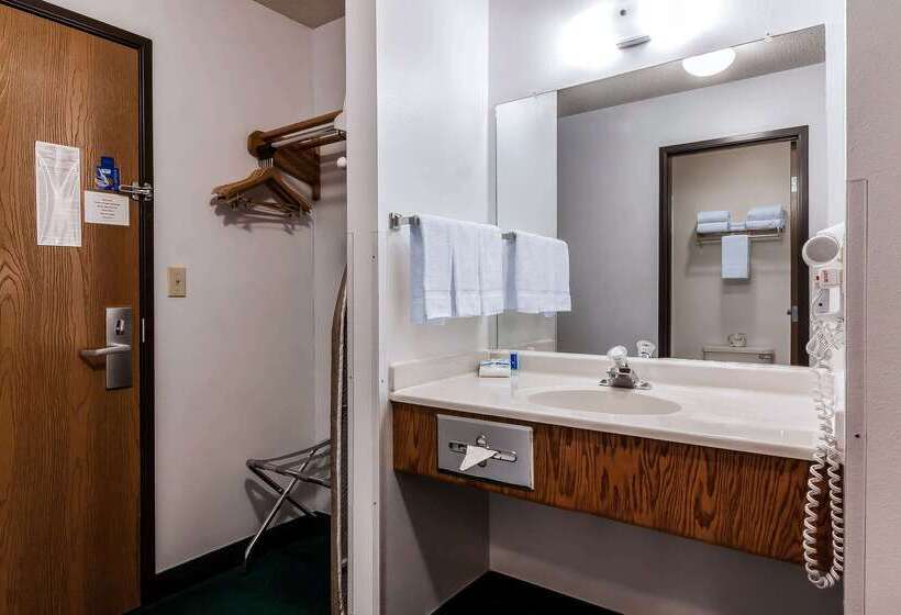 فندق على الطريق Rodeway Inn