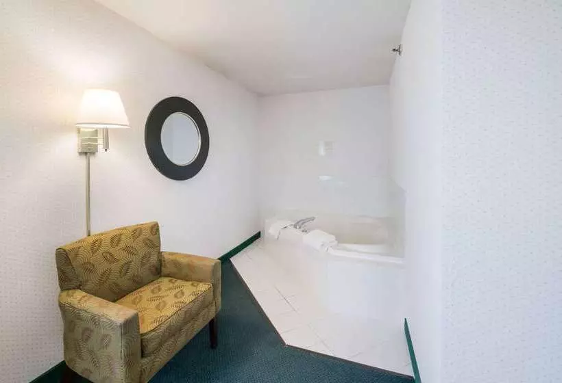 מוטל Rodeway Inn Urbana Champaign University Area