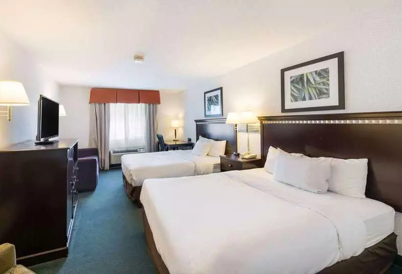 מוטל Rodeway Inn Urbana Champaign University Area