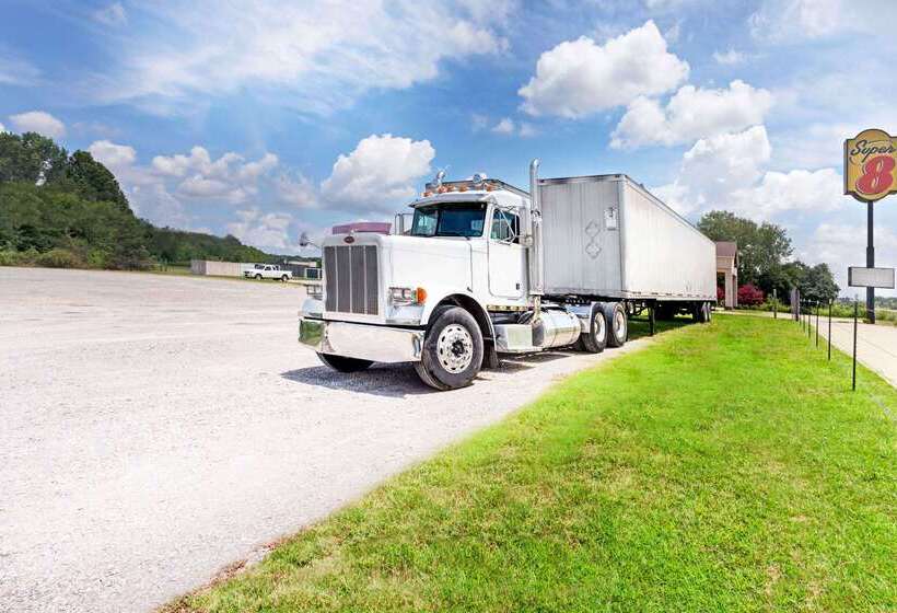 فندق على الطريق Super 8 By Wyndham Clarksville East