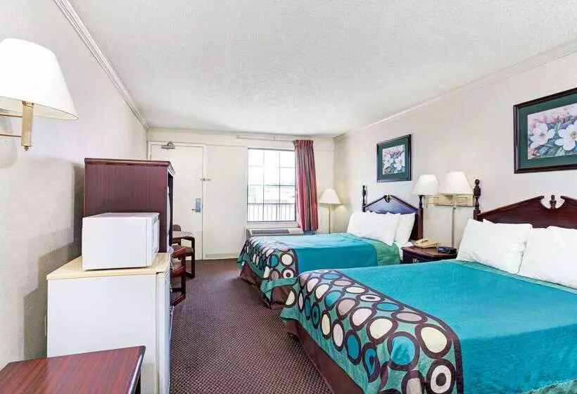 מוטל Super 8 By Wyndham Clarksville East