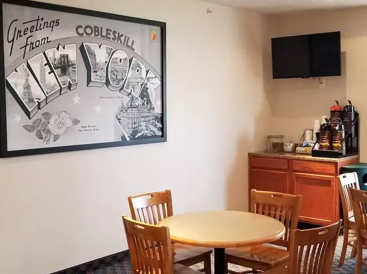 모텔 Super 8 By Wyndham Cobleskill Ny