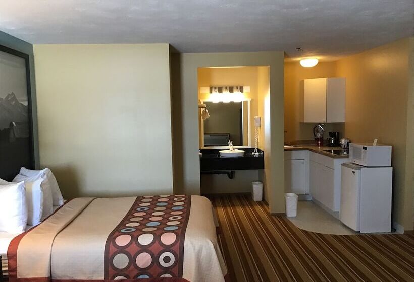 مُتل Super 8 By Wyndham Driggs