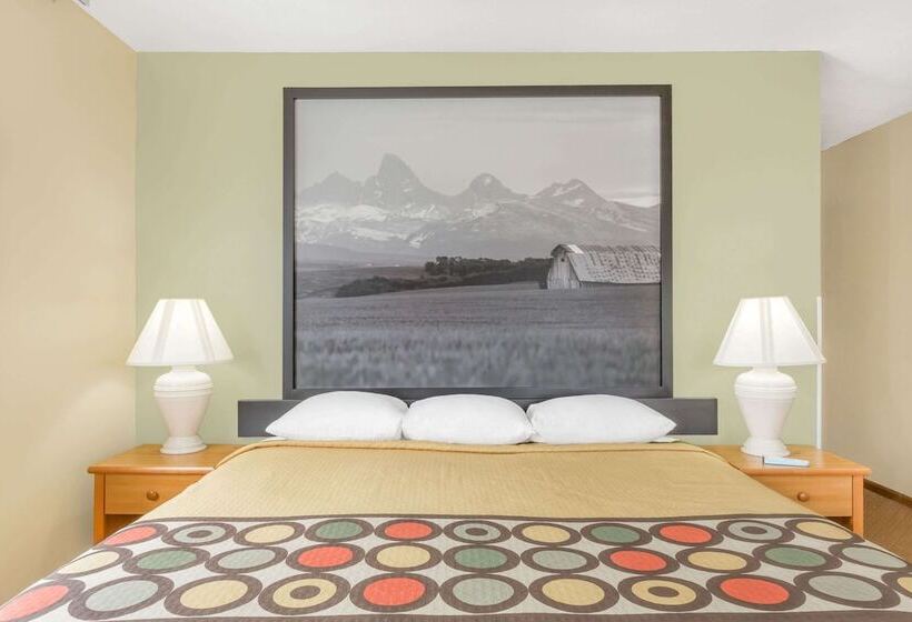 مُتل Super 8 By Wyndham Driggs