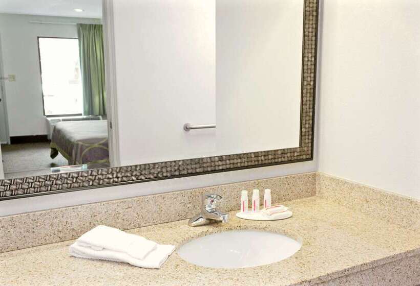 مُتل Super 8 By Wyndham Gainesville