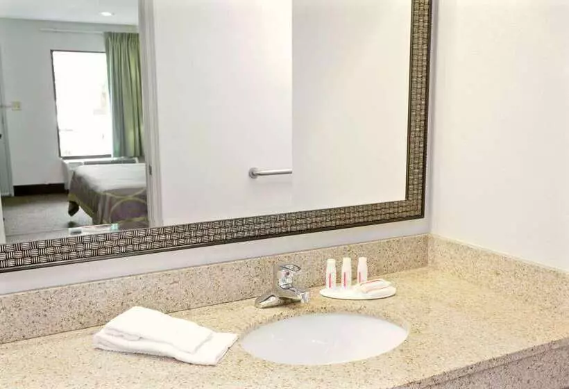 מוטל Super 8 By Wyndham Gainesville