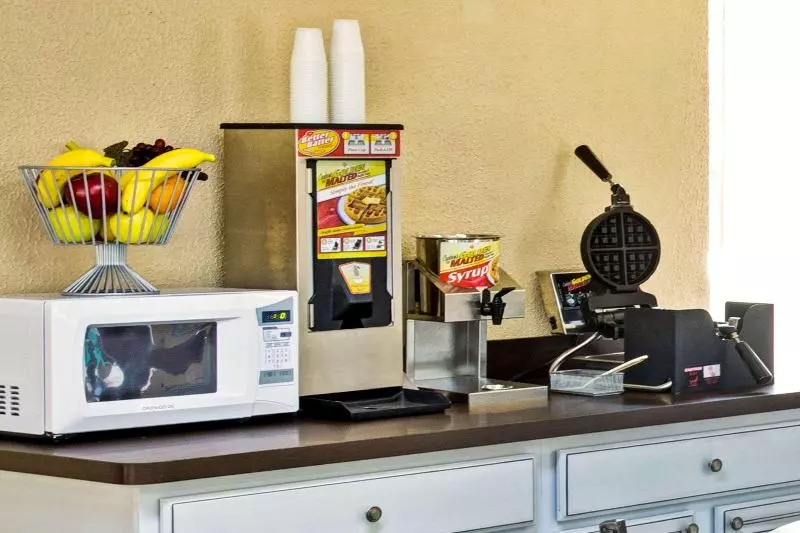 מוטל Super 8 By Wyndham Gainesville