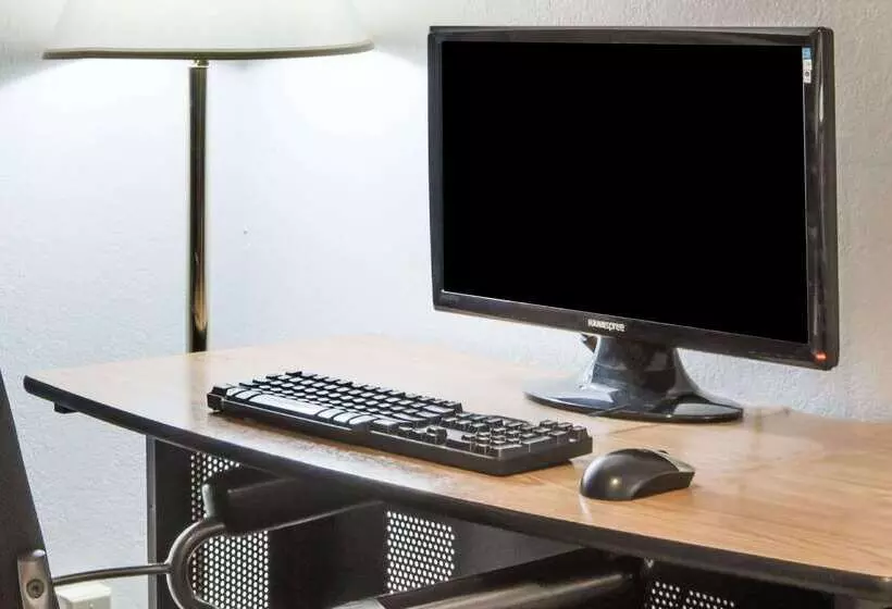 汽车旅馆  Super 8 By Wyndham Groton