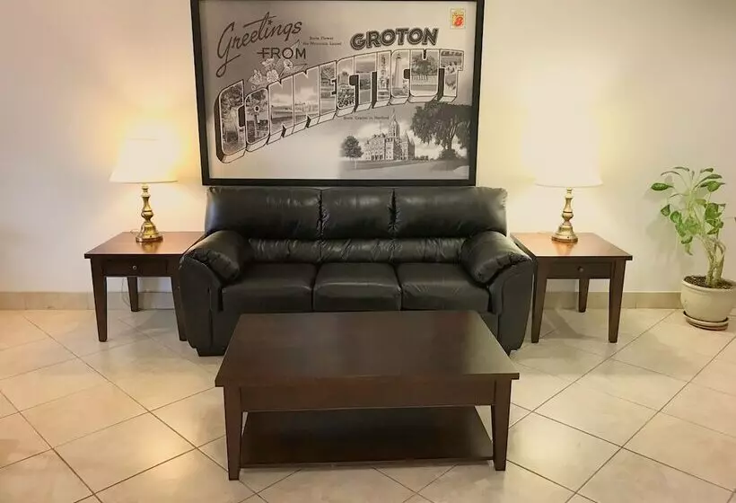 汽车旅馆  Super 8 By Wyndham Groton