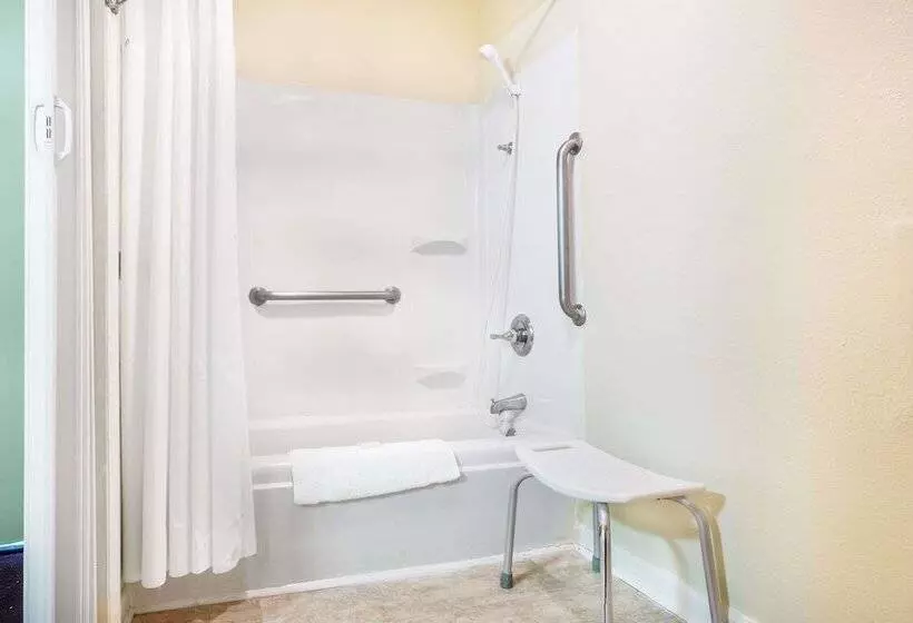 מוטל Super 8 By Wyndham Manning