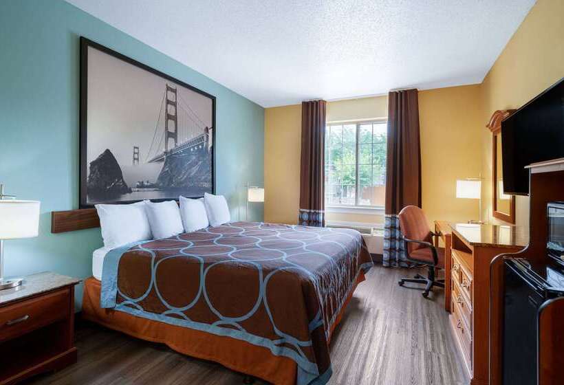 فندق على الطريق Super 8 By Wyndham Salisbury