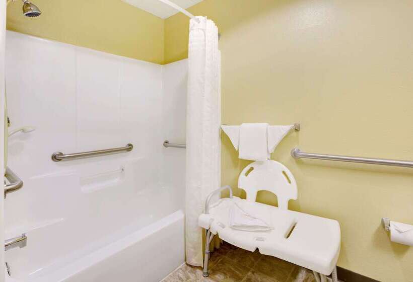 فندق على الطريق Super 8 By Wyndham Salisbury