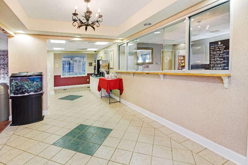 فندق على الطريق Super 8 By Wyndham Salisbury