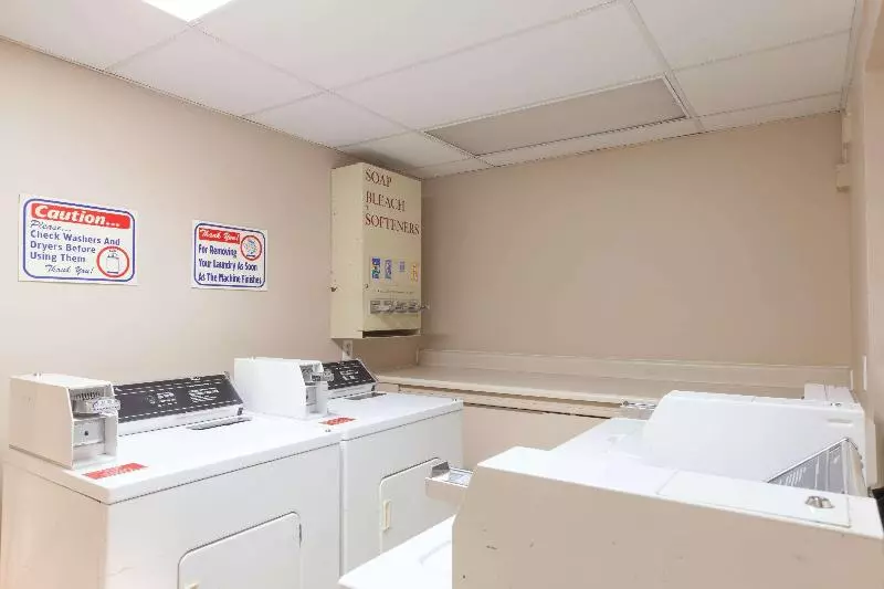 فندق على الطريق Super 8 By Wyndham Santa Barbara/goleta