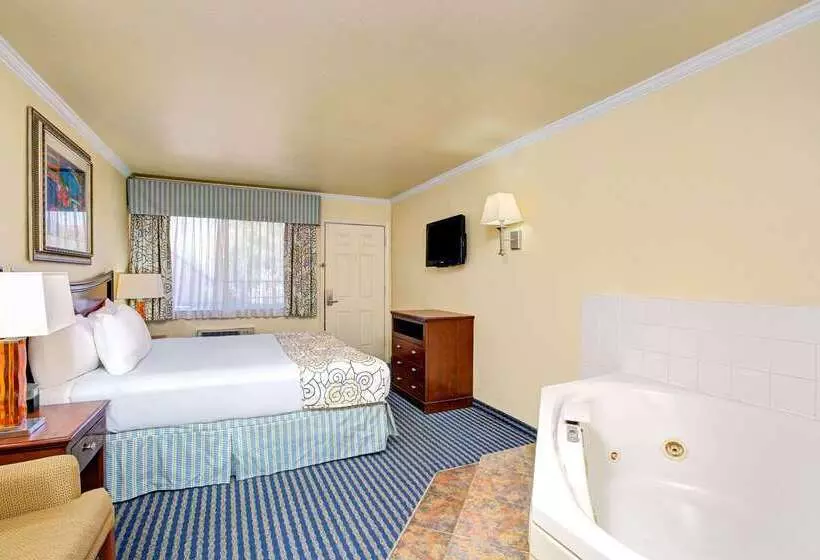 汽车旅馆  Super 8 By Wyndham Santa Cruz/beach Boardwalk East