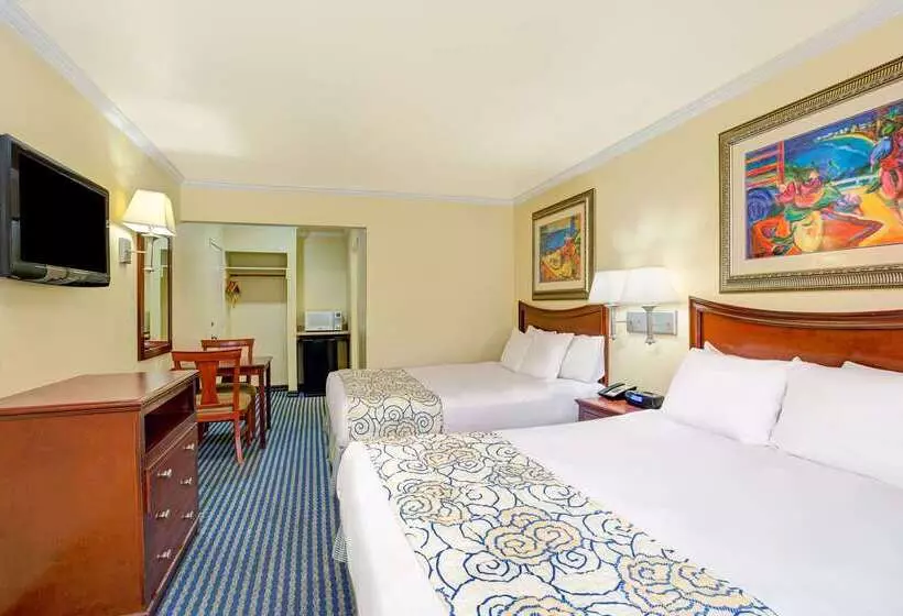 汽车旅馆  Super 8 By Wyndham Santa Cruz/beach Boardwalk East