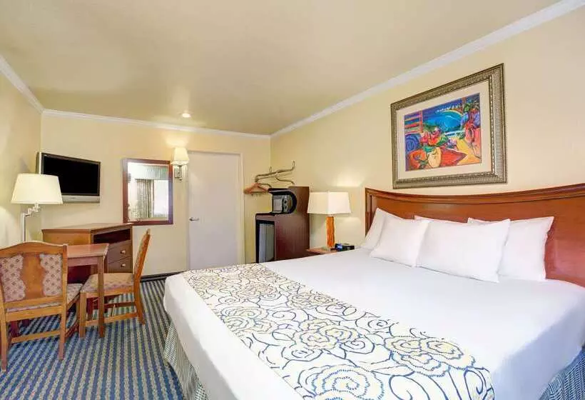 汽车旅馆  Super 8 By Wyndham Santa Cruz/beach Boardwalk East