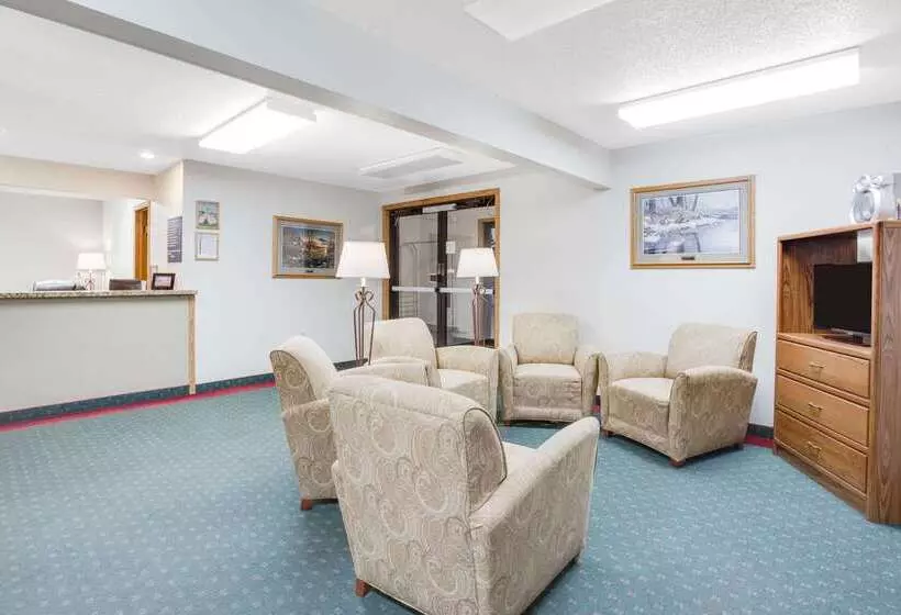 汽车旅馆 Super 8 By Wyndham Oelwein