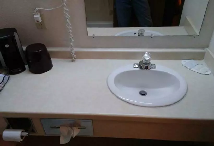 汽车旅馆 Wautoma Inn