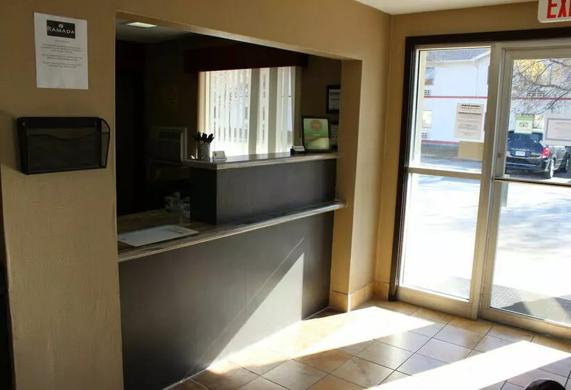 מוטל Super 8 By Wyndham Grand Forks