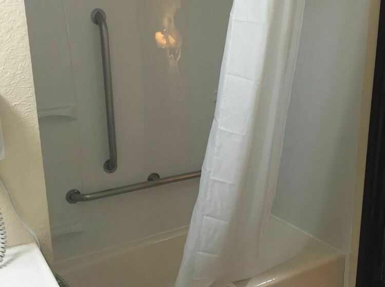 Мотель Super 8 By Wyndham Grand Forks