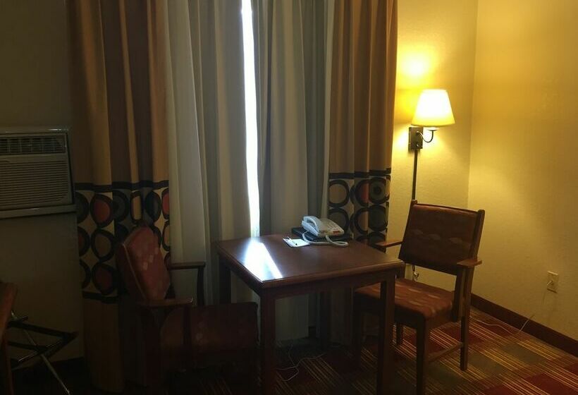 Мотель Super 8 By Wyndham Grand Forks