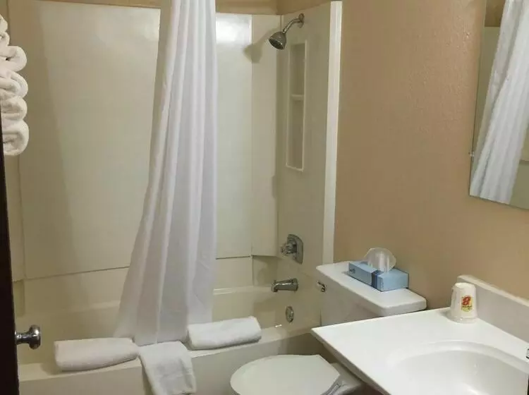 מוטל Super 8 By Wyndham Grand Forks