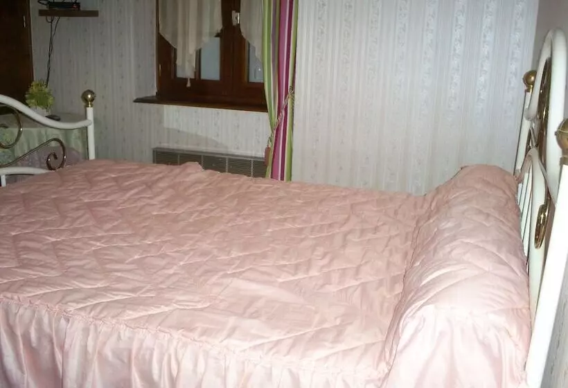 Aamiaismajoitus (B&B) Chambres D Hotes Les Champs Queneux