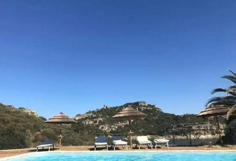 ベッドアンドブレックファースト Il Nuraghe Del Lago Coghinas