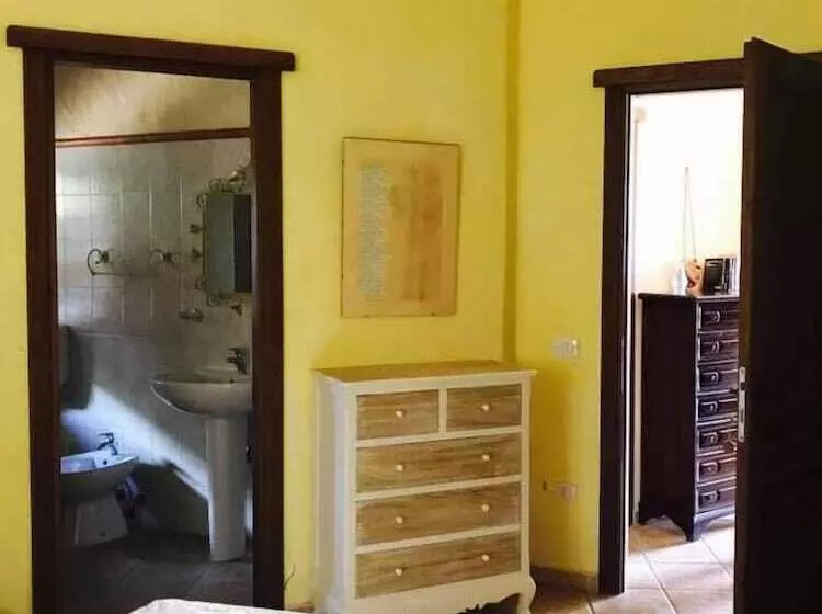 ベッドアンドブレックファースト Il Nuraghe Del Lago Coghinas