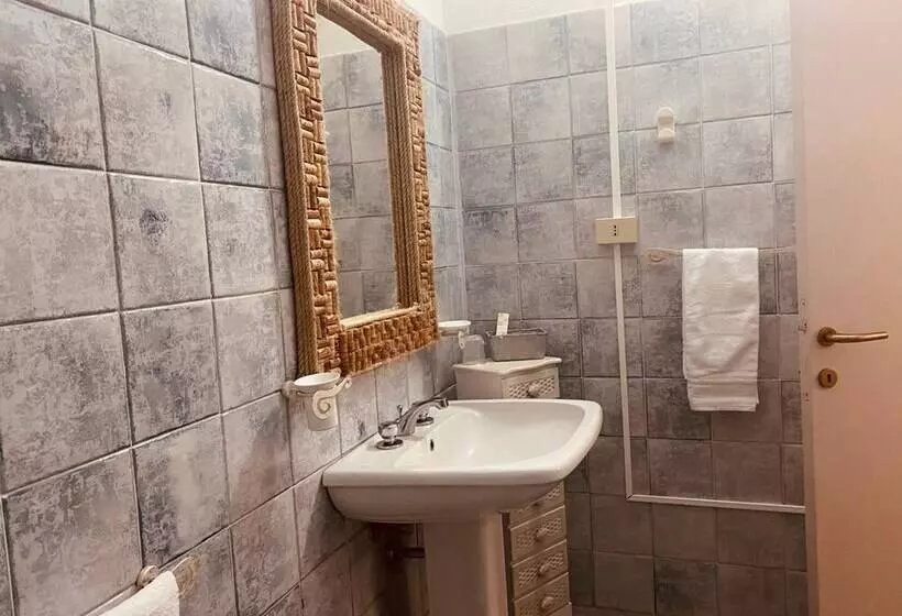 ベッドアンドブレックファースト Il Nuraghe Del Lago Coghinas