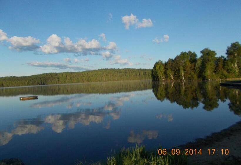 Bay Lake Inn   Frontiersman Motel