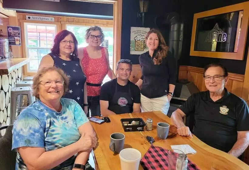 Hotelli Crabbe Mountain Inn