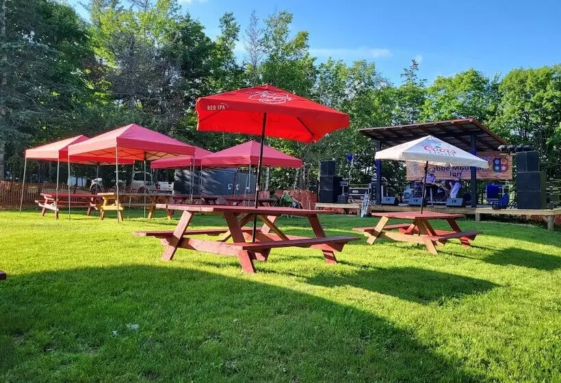 Hotelli Crabbe Mountain Inn