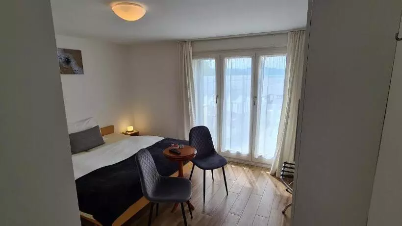 Hotelli Hôtel Restaurant Cave Bel Air