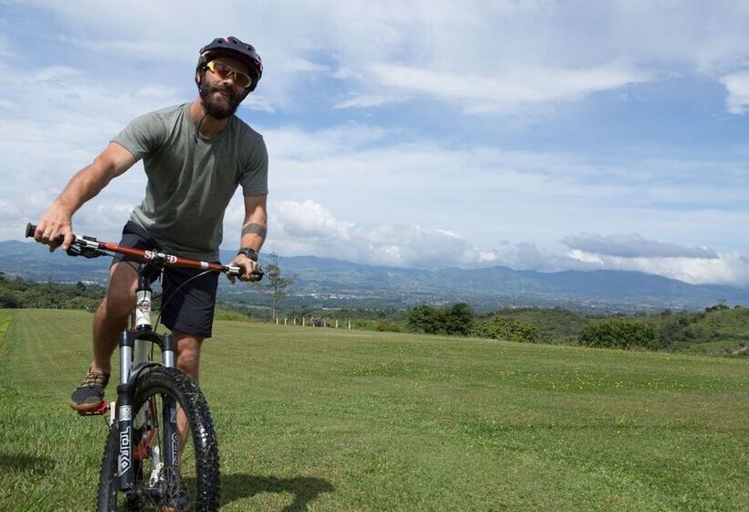 בית מלון כפרי Kinkara Luxury Retreat