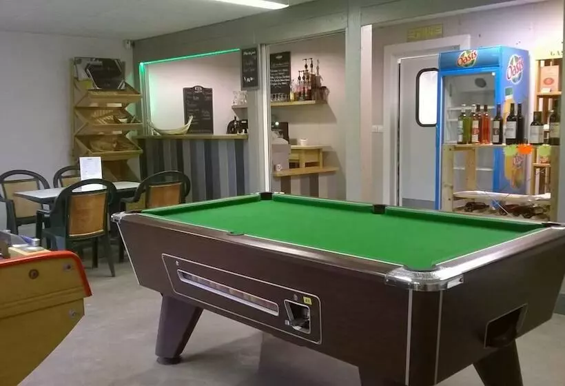 ホテル L Agrion Bleu   Chambre Hôtelière   Campsite