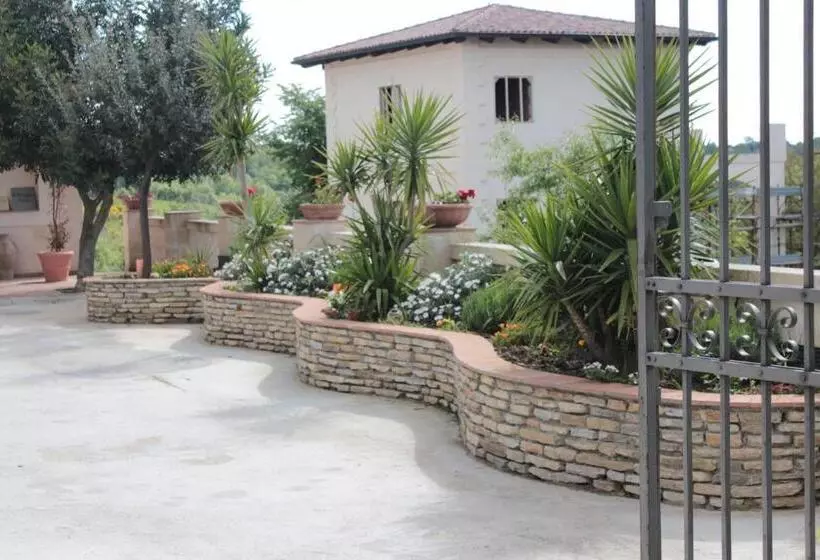 Maaseutuhotelli Agriturismo Al Passaggio Di Pirro